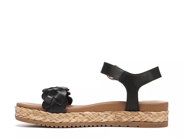 Neila Sandal