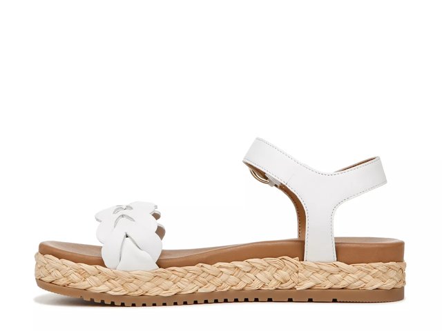 Neila Sandal