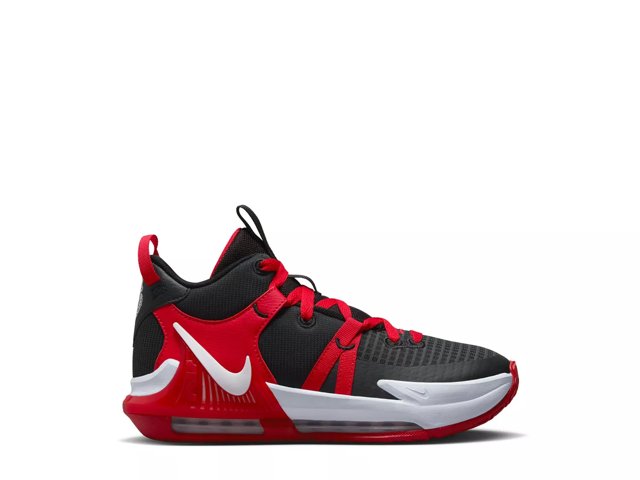LeBron Witness 7 Basketball Sneaker - Kids'