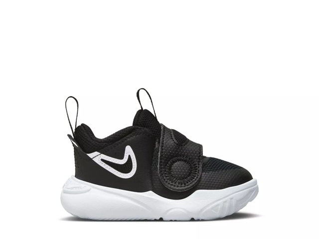 Team Hustle D 11 Basketball Sneaker - Kids'