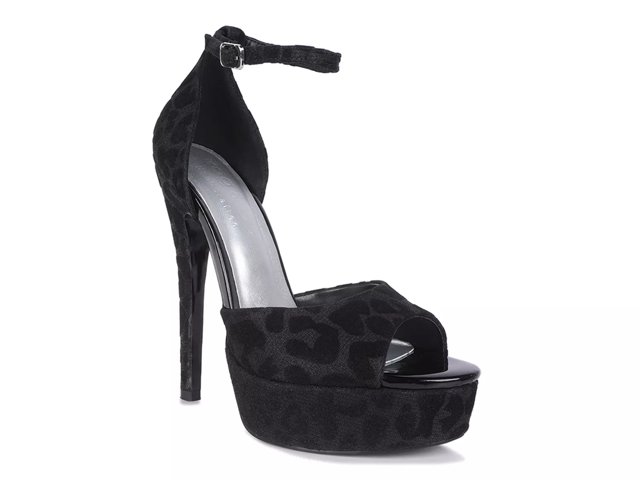 Brigitte Platform Pump