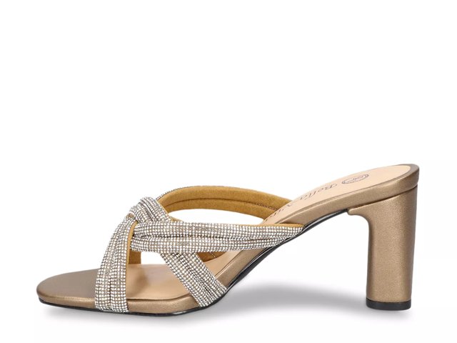 Carmen Sandal