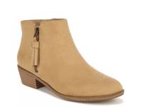 Val Bootie Desert view