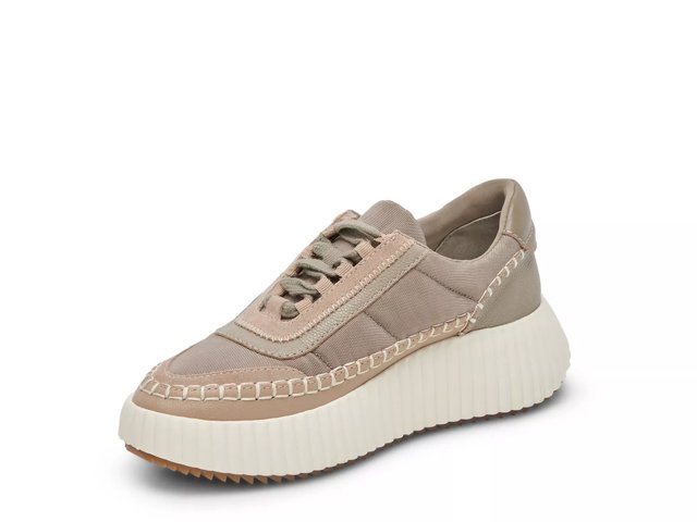 Dolen Sneaker