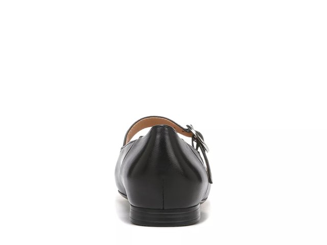Kelly Mary Jane Flat