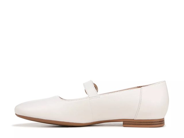 Kelly Mary Jane Flat