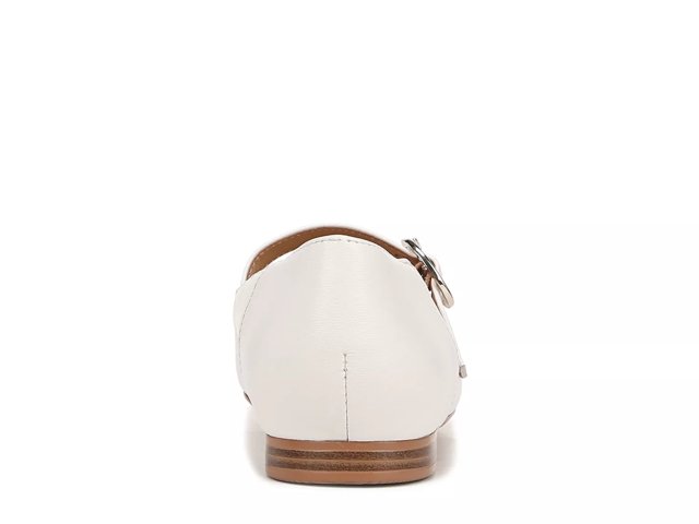 Kelly Mary Jane Flat