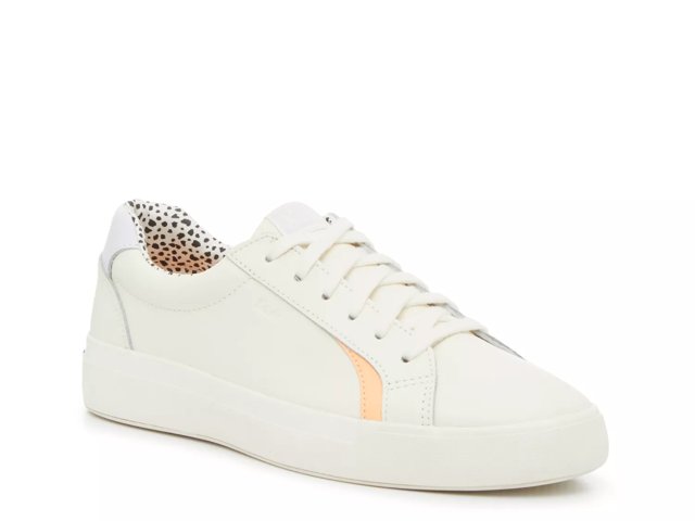 Pursuit Sneaker - Women's