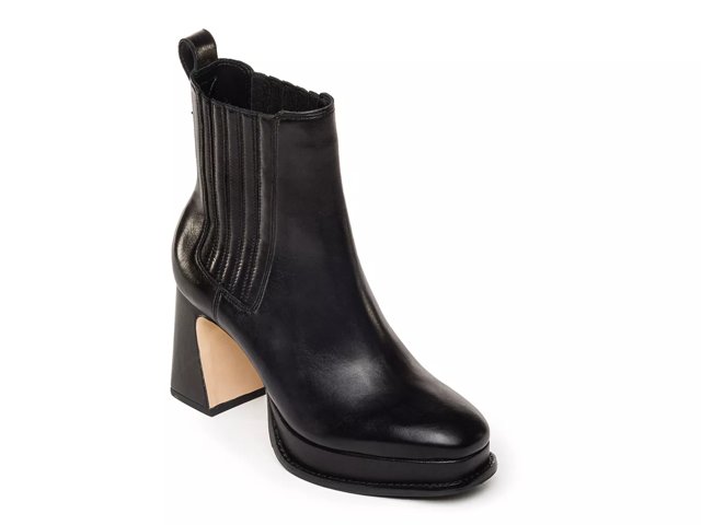 Nicola Chelsea Boot