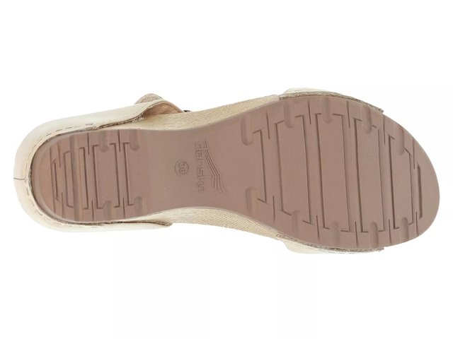 Tanya Sandal