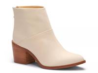 Dari Bootie White view