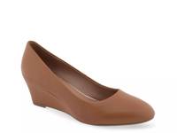 Iris Wedge Pump Tan view