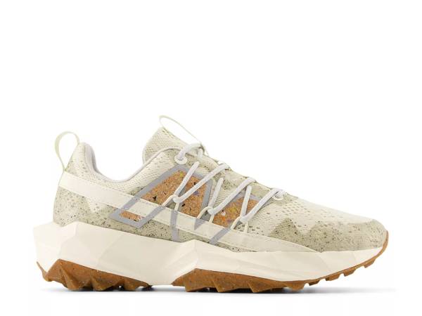 Featuring the women's New Balance Tektrel Trail Running Shoe. Click to shop women's running shoes at DSW Designer Shoe Warehouse