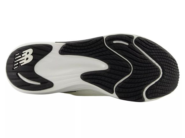 DynaSoft Nergize Sport V2 Sneaker - Women's