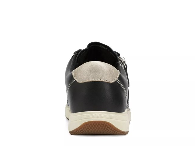 Netta Sneaker