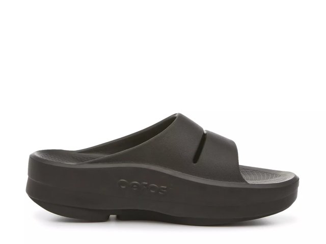 靴 OOFOS oomega ooahh women - BLACK OOFOS OOmega OOahh Wedge Sandal - Women's - Free Shipping | DSW