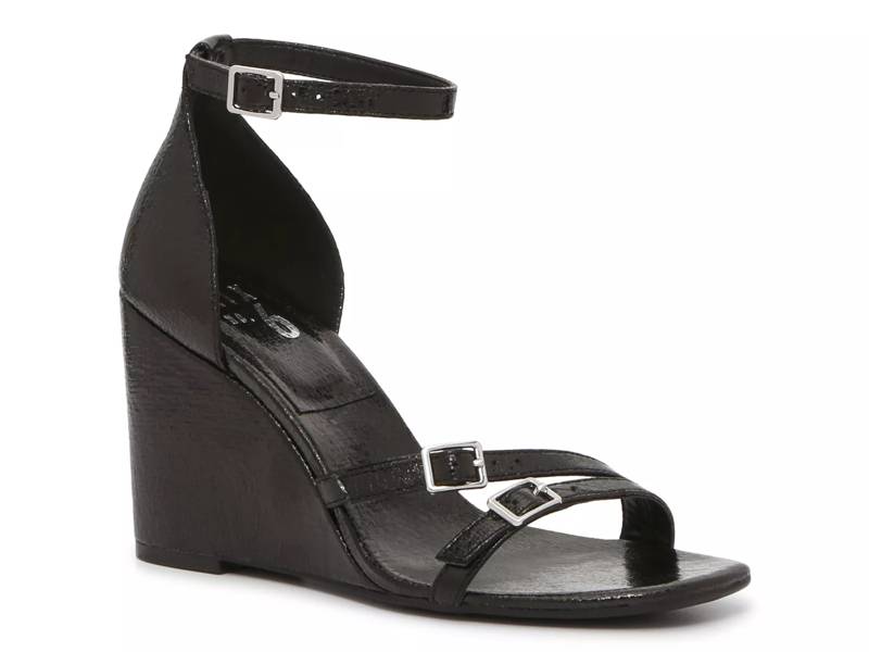 Sateena Sandal