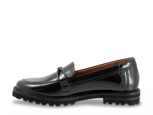 Fiora Loafer
