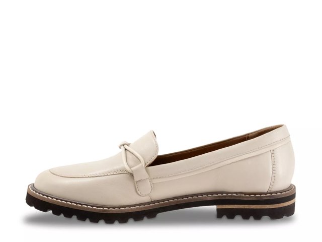 Fiora Loafer