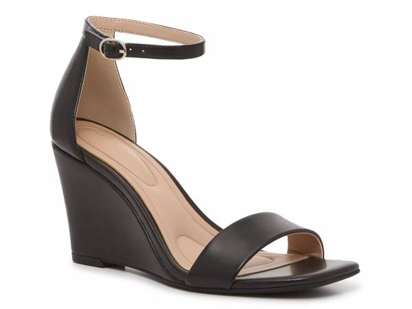 Click to shop women's wedge sandals at DSW Designer Shoe Warehouse.