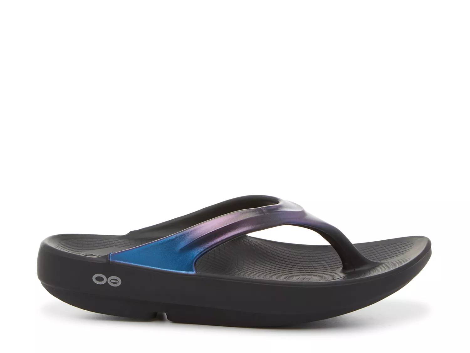 Featuring the OOFOS OOlala Luxe Flip Flop. Click to shop this shoe.