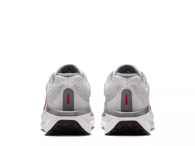 Winflo 11 Running Shoe - Men's