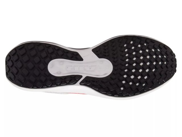 Winflo 11 Running Shoe - Men's