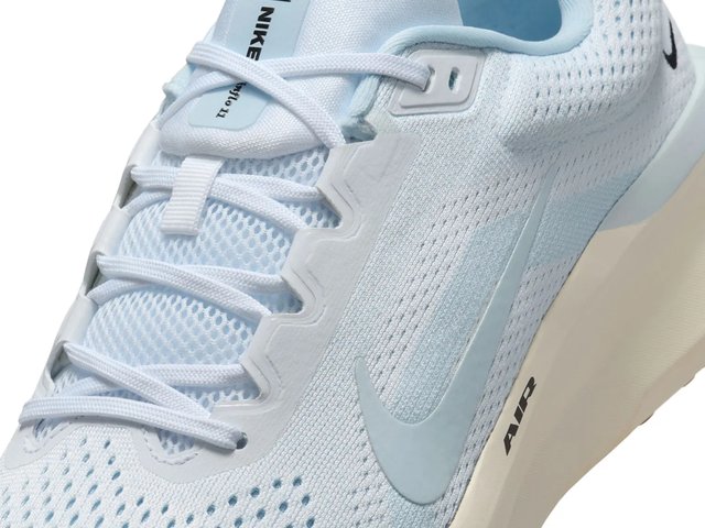 Nike Winflo 11 Running Shoe - Men display picture 1