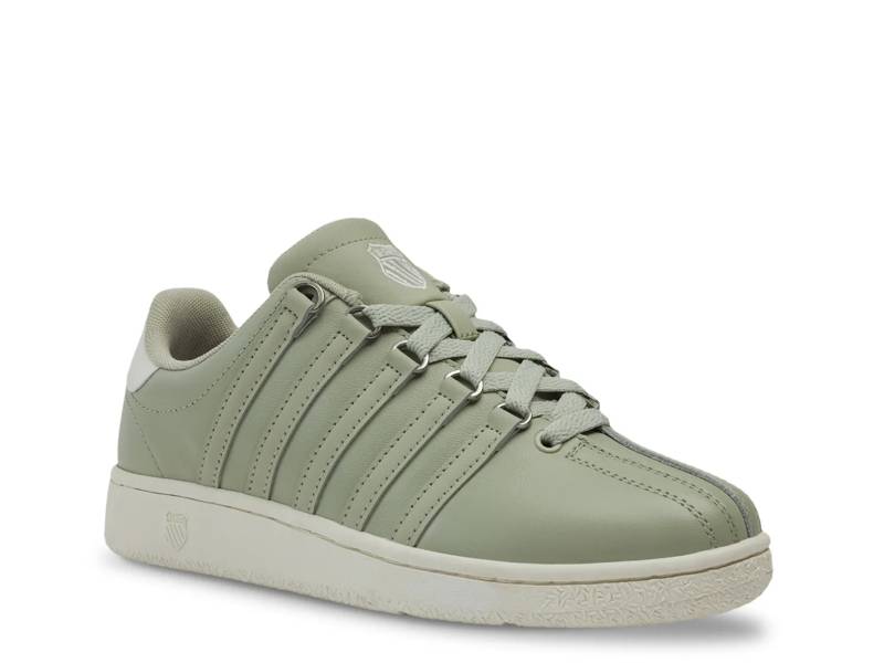 Classic VN Sneaker - Women's