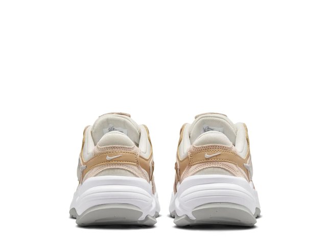 AL8 Sneaker - Women's