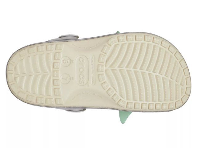 Crocs Star Wars Grogu Classic Clog - Free Shipping | DSW display picture 1