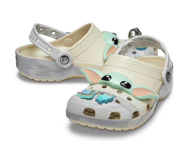 Crocs Classic Star Wars Grogu Clogs with 3D ears men’s 6 women’s 8 Mandalorian Light side or dark side — your feet decide. ?✨ The Star  main image 3