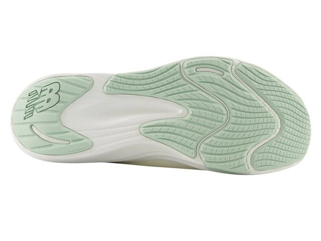 DynaSoft Nergize Sport v2 Sneaker - Women's