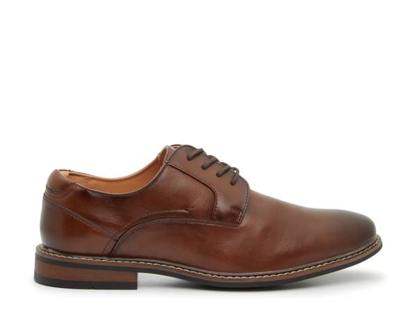 Click to shop men's oxfords under $75 at DSW Designer Shoe Warehouse.