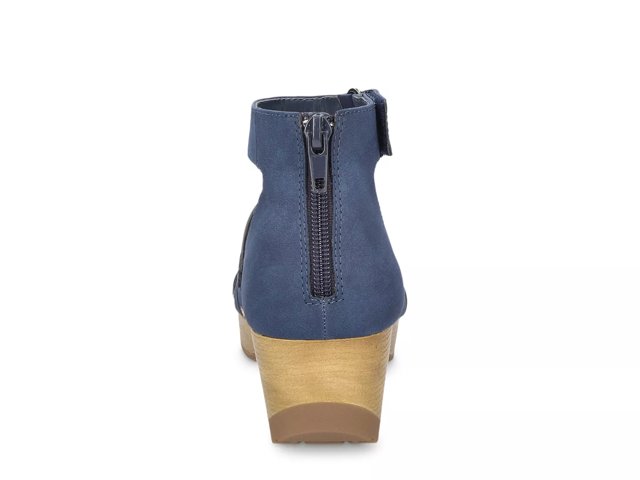 Runa Fisherman Sandal