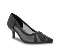 Blase Pump Black view