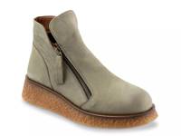 Phoenix Bootie Sage Nubuck view