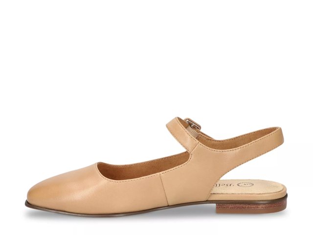 Andie Mary Jane Flat