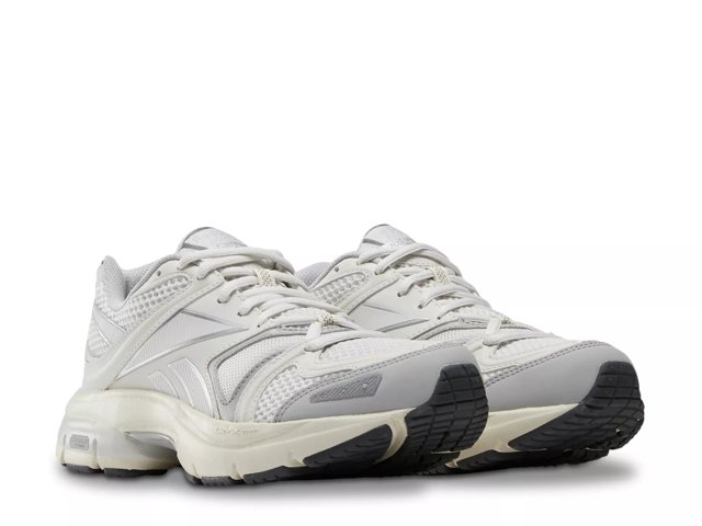 Premier Road Plus VI Sneaker - Women's