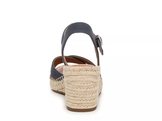 Casstin Wedge Sandal