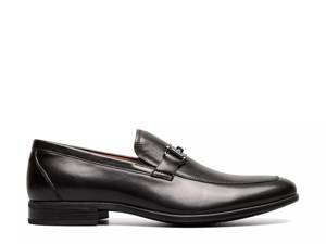 Click to shop men's black dress shoes at DSW Designer Shoe Warehouse.