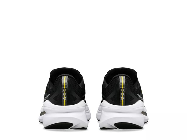 Omni 22 Running Shoe - Men's