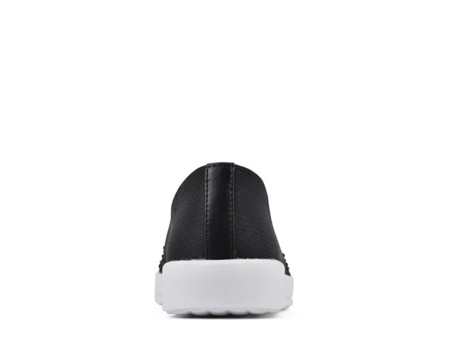 Upbring Slip-On Sneaker