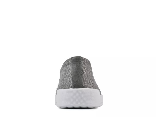 Upbring Slip-On Sneaker