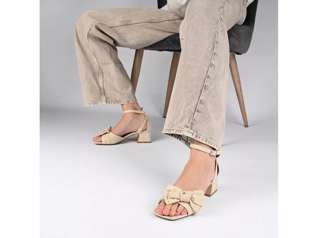 Zevi Sandal