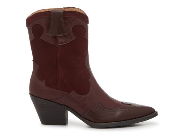 Click to shop women's Wide Width boots at DSW Designer Shoe Warehouse.