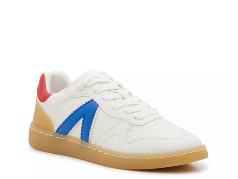 Vesta Sneaker - Women's