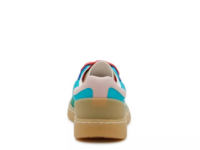 Vesta Sneaker - Women's