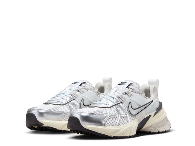 V2K Run Sneaker - Women's