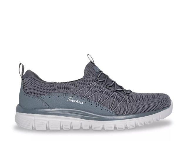 Graceful Picture Perfect Sneaker - Women's